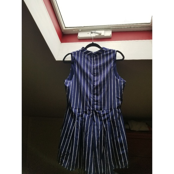 V-kneck Striped romper with choker - Picture 4 of 4